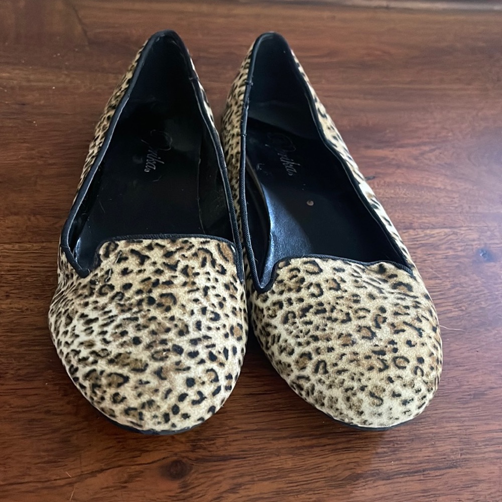 Flats - Picture 1 of 3